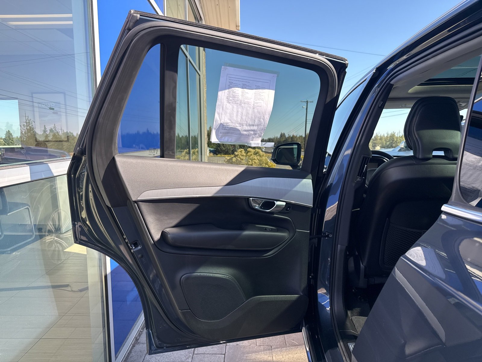 Used 2025 Volvo XC90 B5 Core image 11