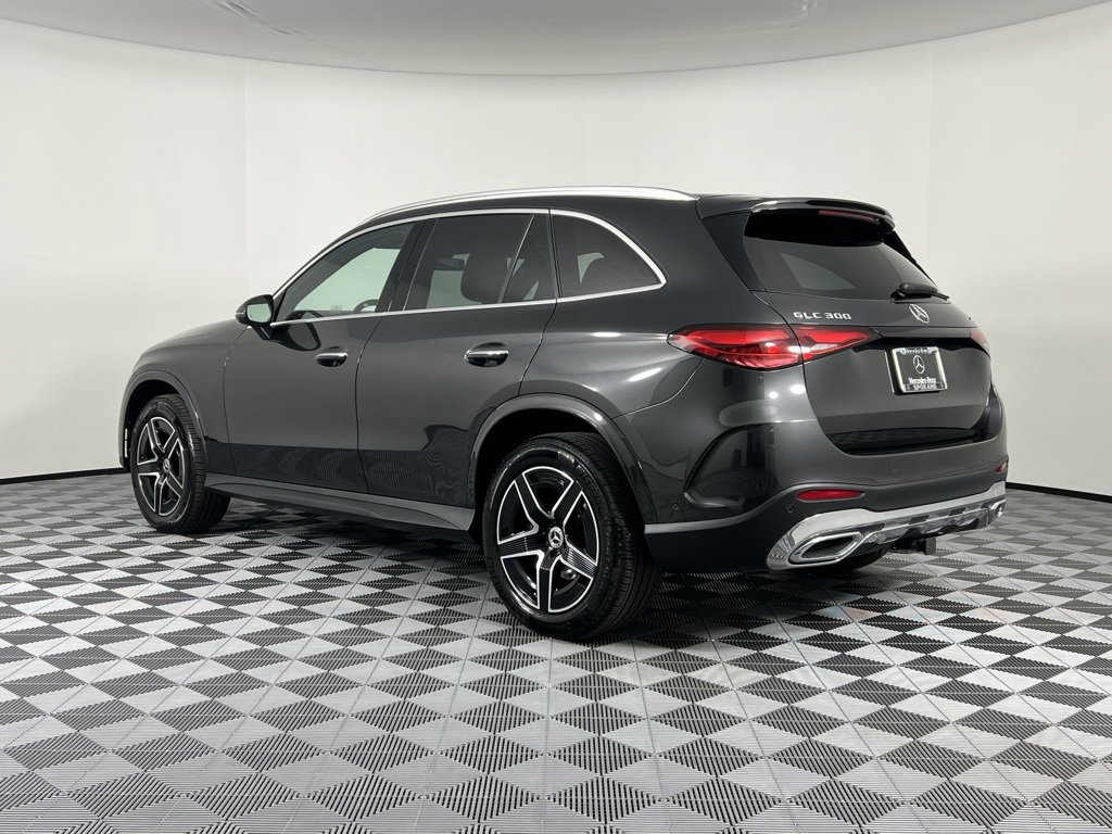 Used 2025 Mercedes-Benz GLC 300 4MATIC image 7