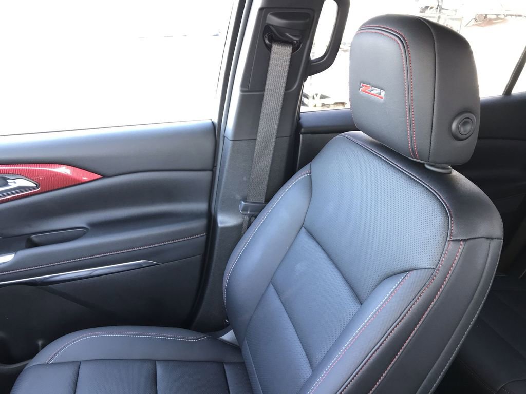 Used 2025 Chevrolet Traverse Z71 image 25