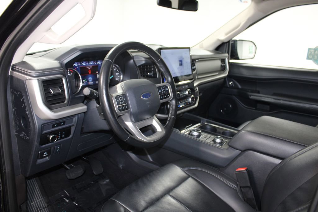 Used 2024 Ford Expedition XLT image 26