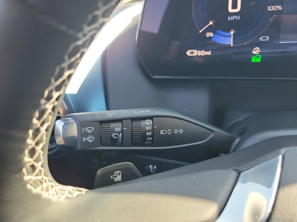 Certified 2025 Chevrolet Equinox EV LT AWD/4WD image 15