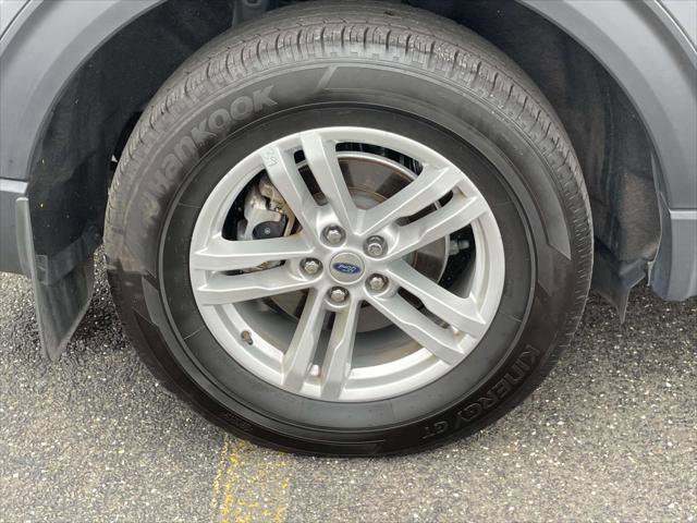 Used 2023 Ford Explorer XLT w/ Equipment Group 202A image 9