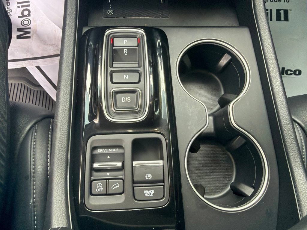 Used 2025 Honda Pilot Touring image 13