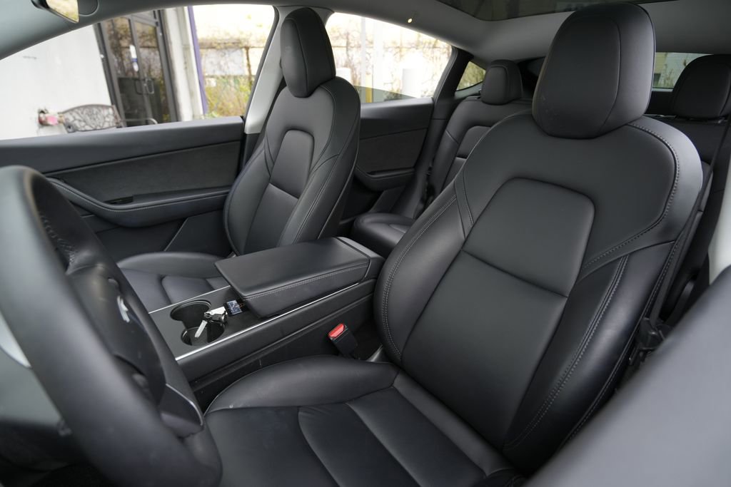 Used 2020 Tesla Model Y Performance image 17