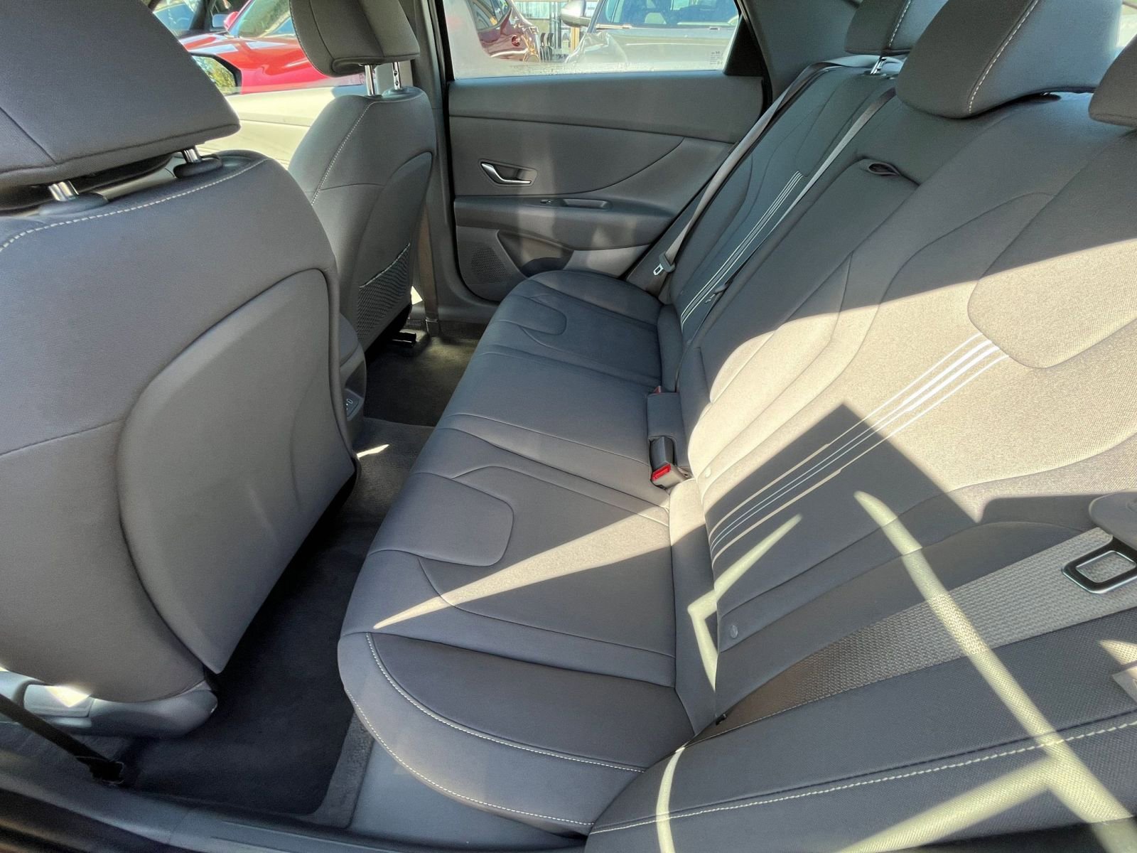 Used 2025 Hyundai Elantra SEL FWD image 28