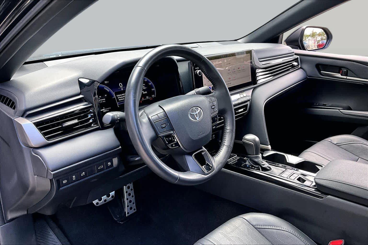 Used 2025 Toyota Camry XSE AWD/4WD image 18
