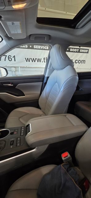 Used 2022 Toyota Highlander XLE image 21