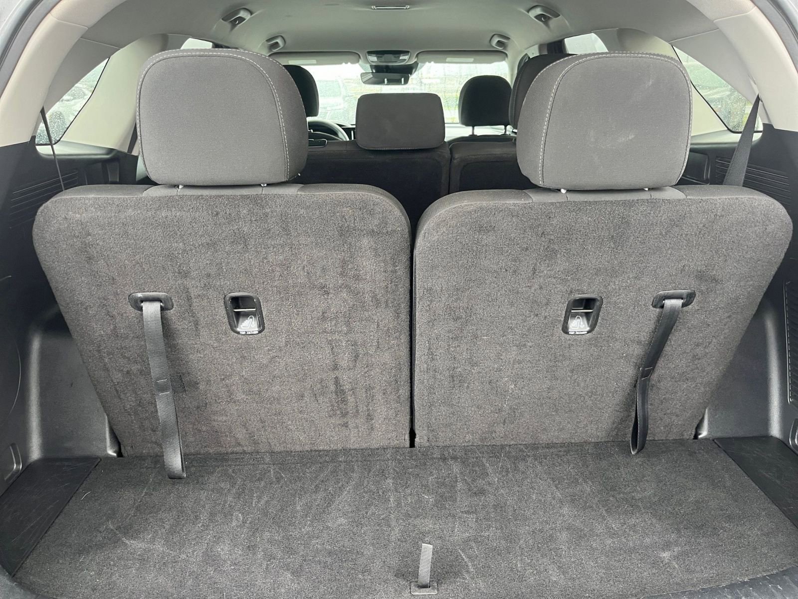 Used 2023 Kia Sorento LX image 32