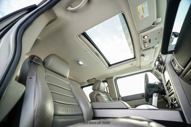 Used 2003 HUMMER H2 w/ Preferred Equipment Group image 52