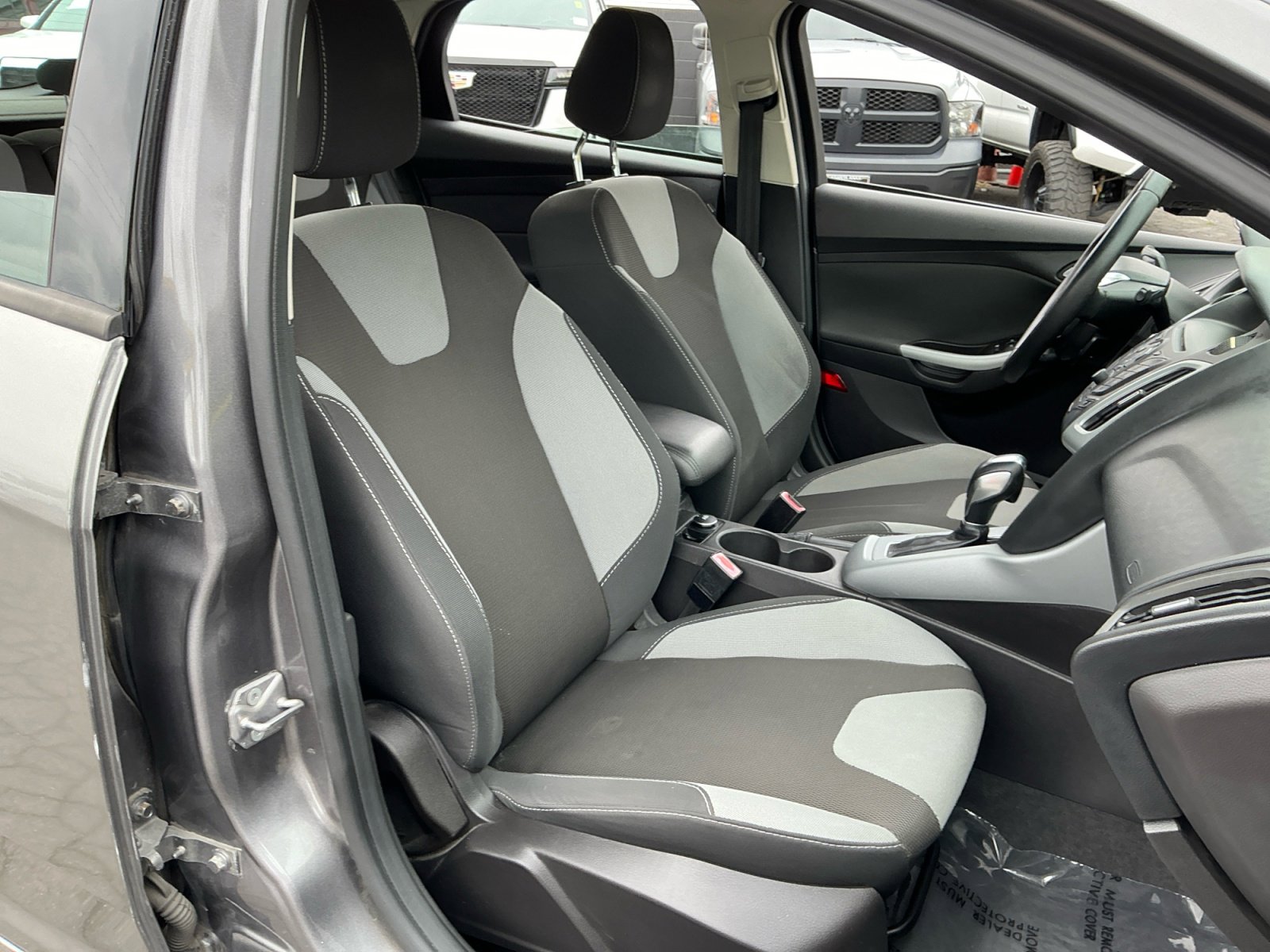 Used 2012 Ford Focus SE FWD image 22