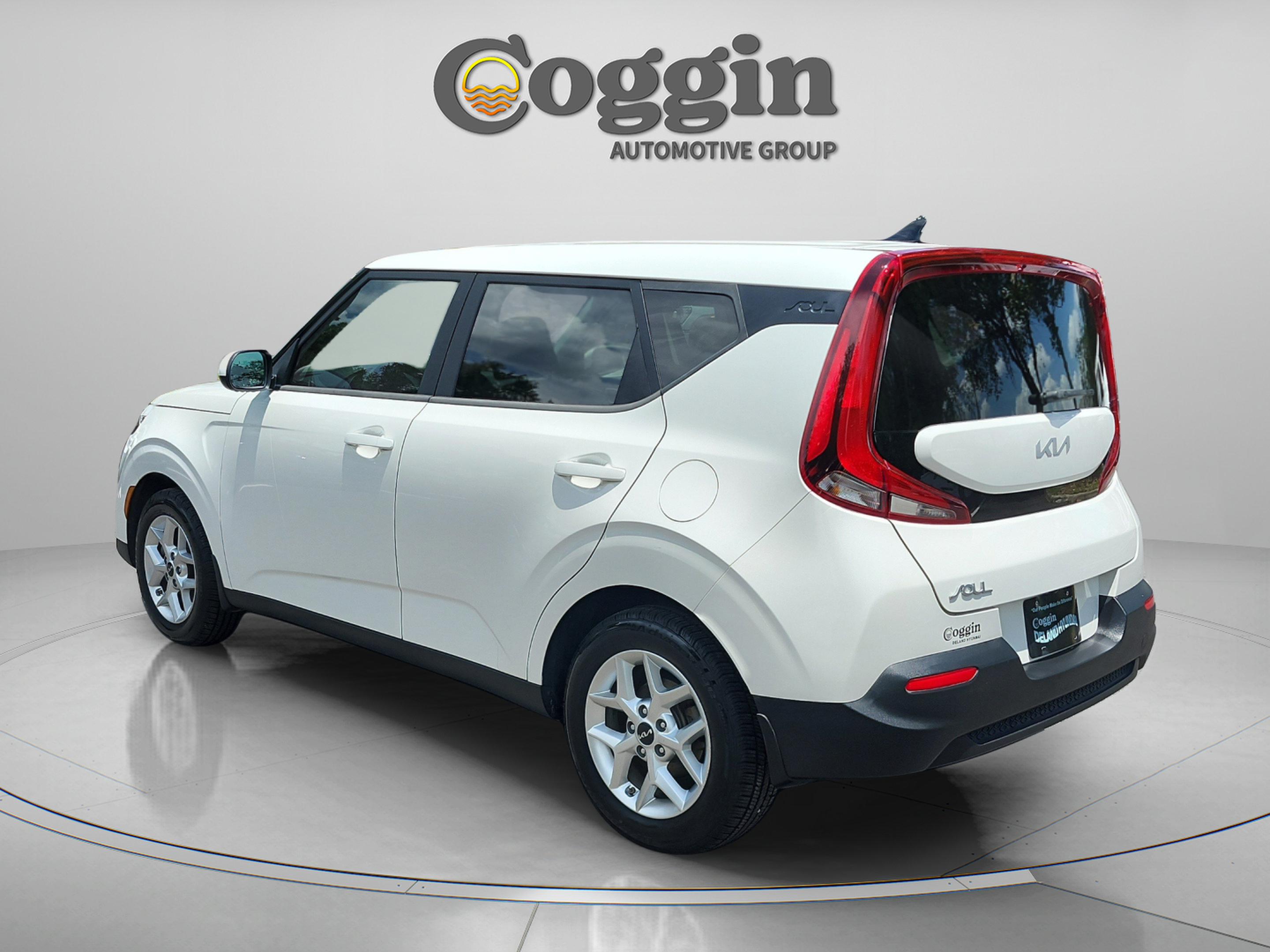 Used 2022 Kia Soul LX w/ Technology Package FWD image 3