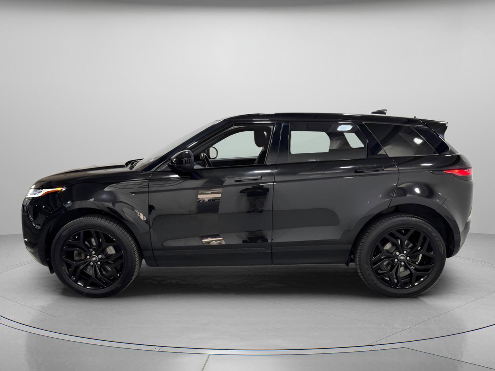 Used 2020 Land Rover Range Rover Evoque S image 2