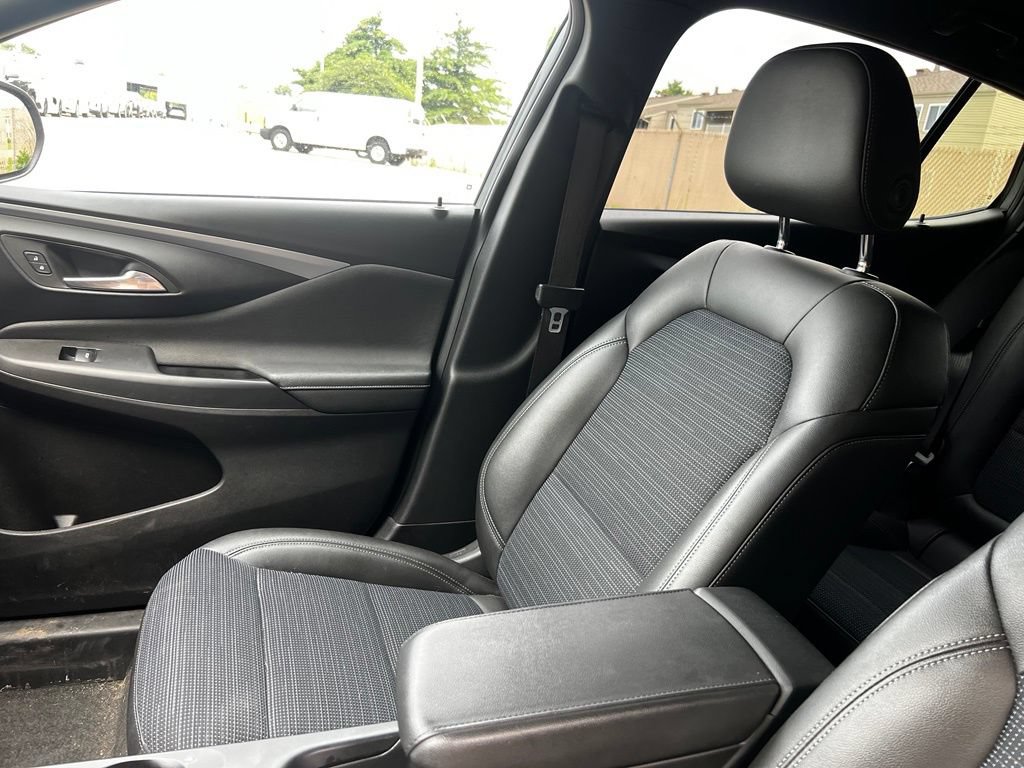 Used 2025 Buick Envista Preferred w/ Convenience I Package FWD image 26