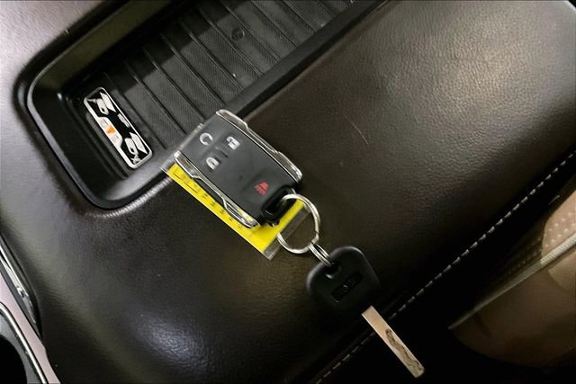 Used 2017 GMC Sierra 2500 Denali w/ Duramax Plus Package AWD/4WD image 30