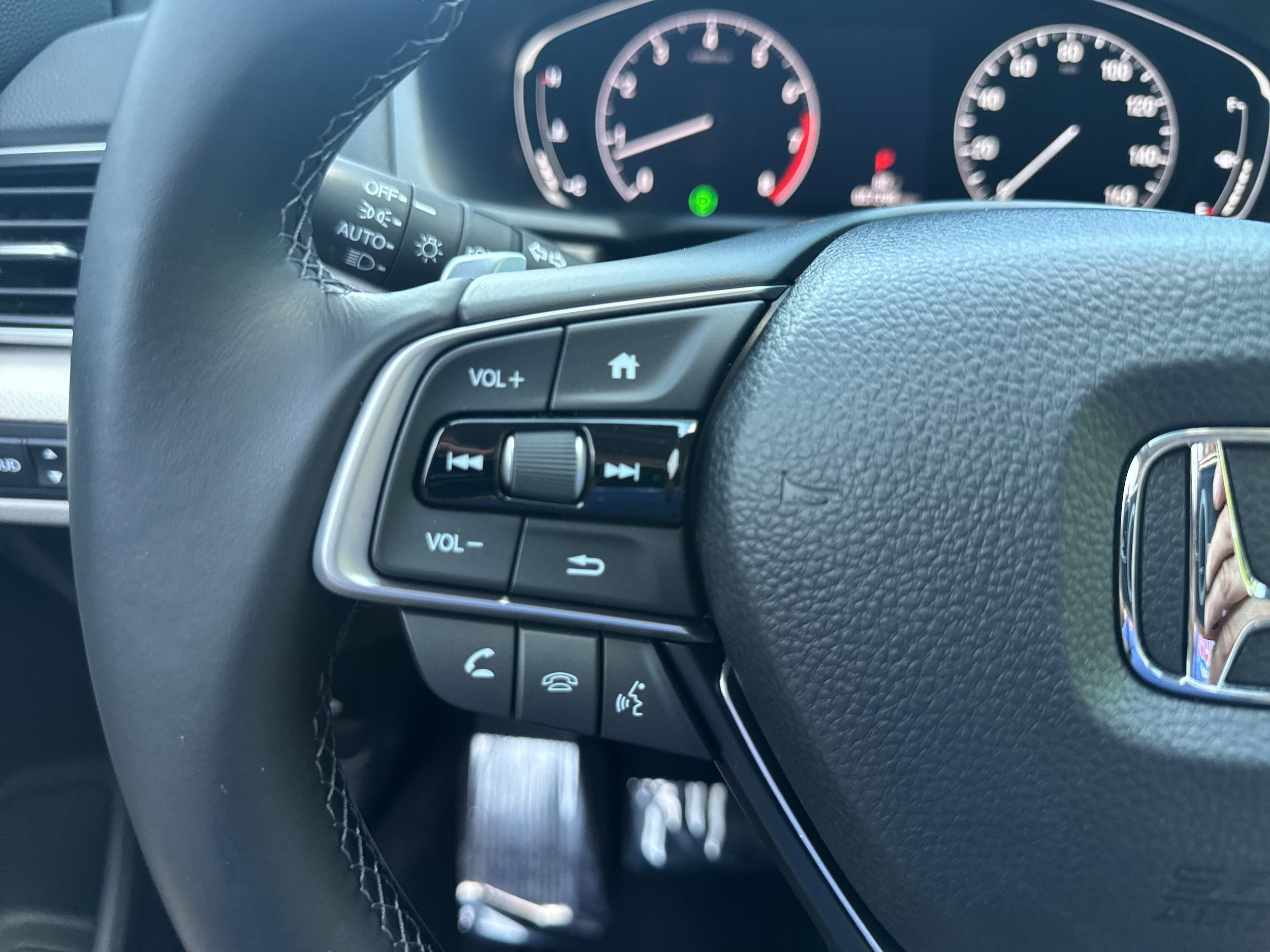 Used 2018 Honda Accord Touring image 24