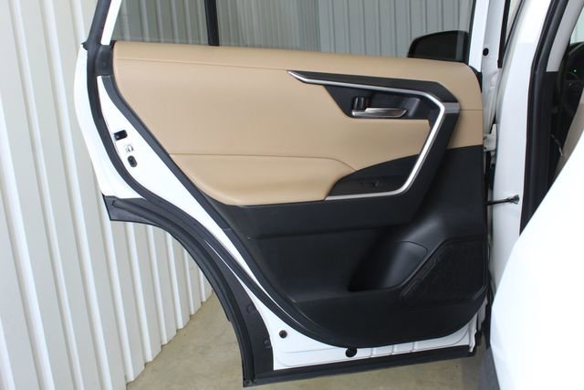 Used 2019 Toyota RAV4 XLE FWD image 17
