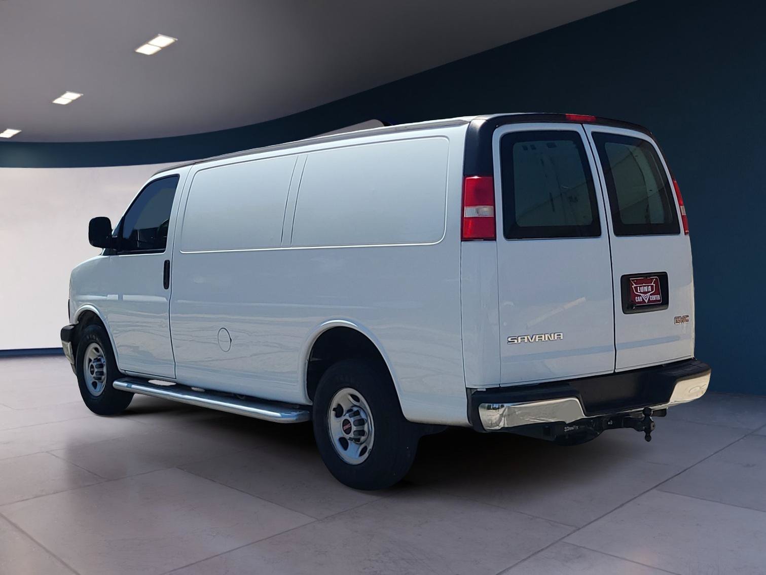Used 2018 GMC Savana 2500 w/ Driver Convenience Package RWD image 3