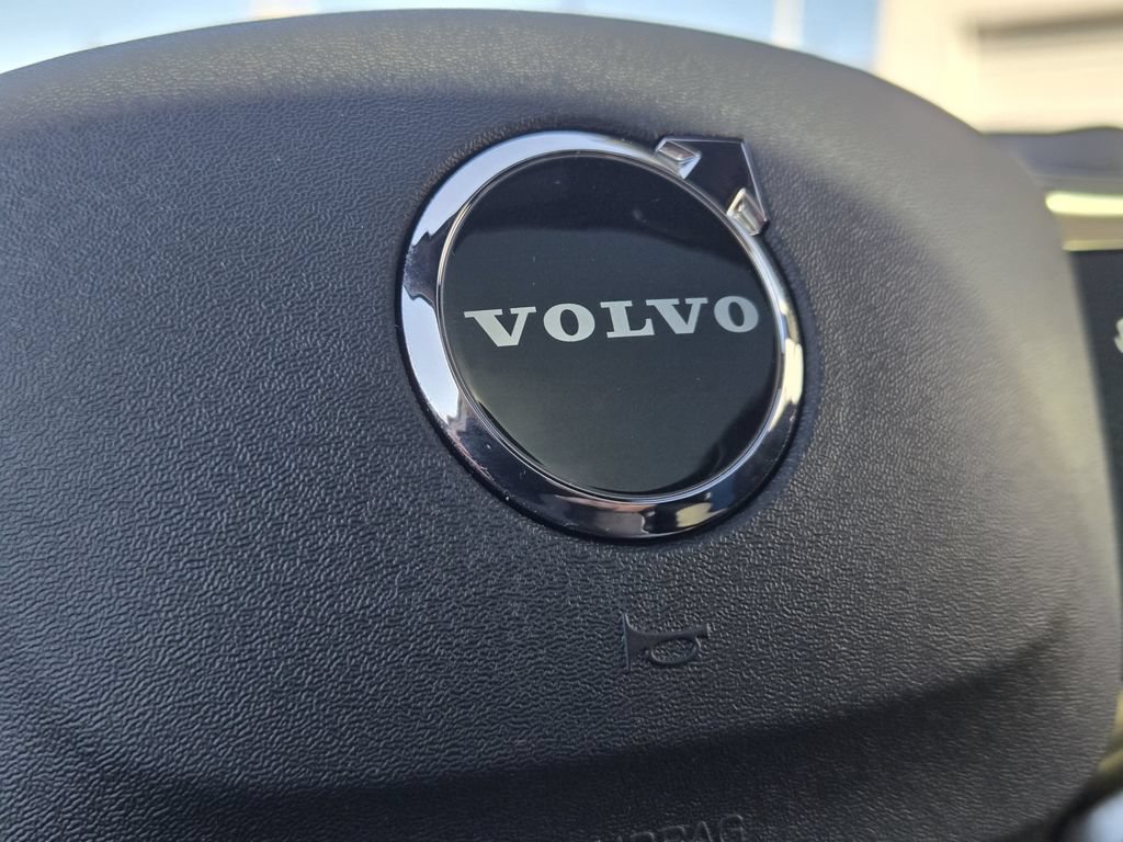 Used 2025 Volvo EX30 Plus w/ Protection Package Premier AWD/4WD image 17