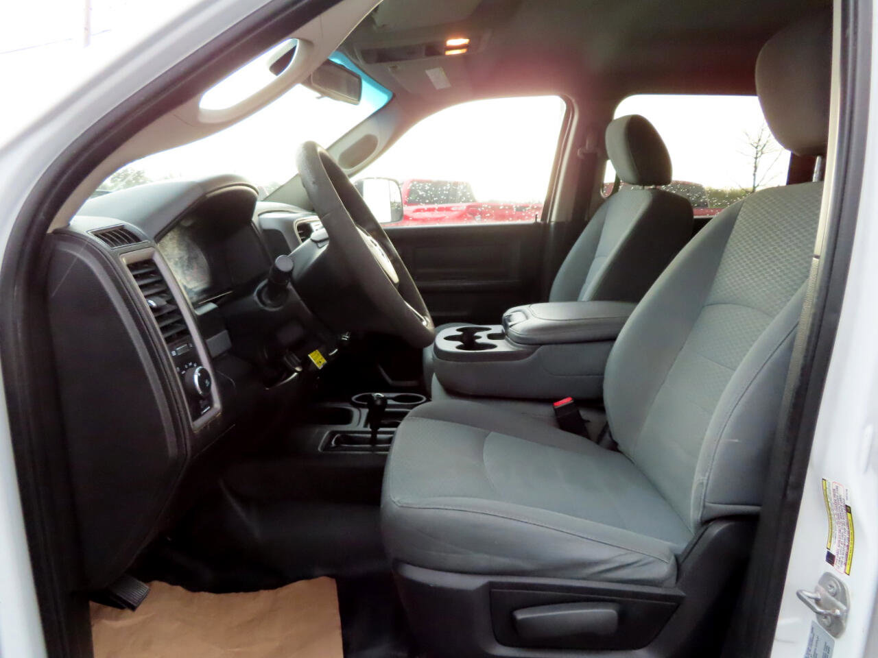 Used 2016 RAM 5500 Tradesman image 21