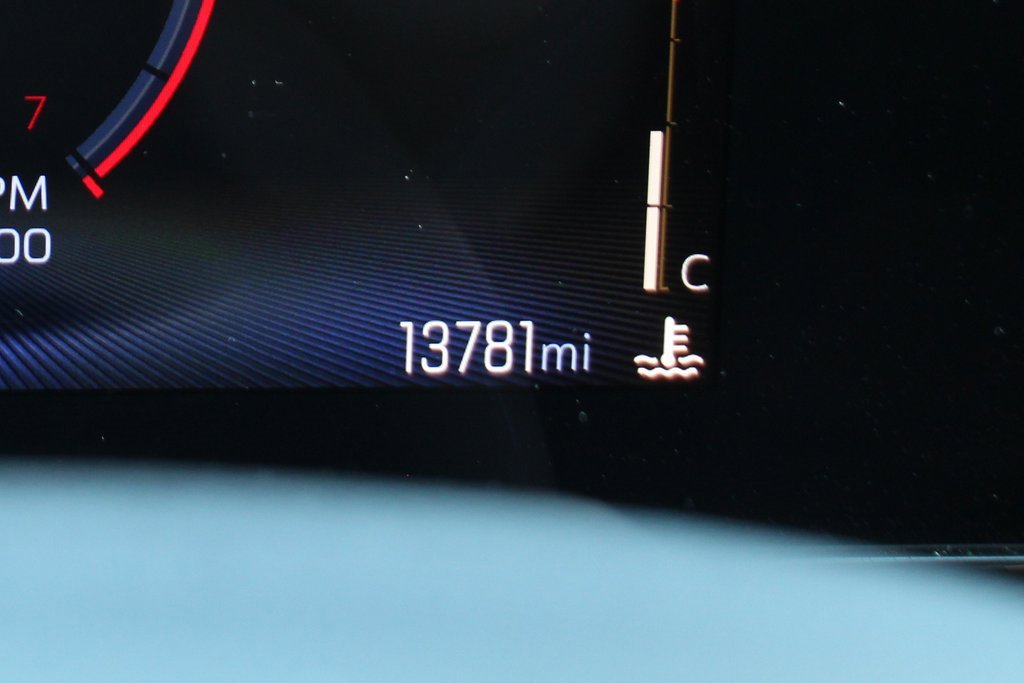 Used 2024 Chevrolet Trax RS w/ Sunroof Package image 21