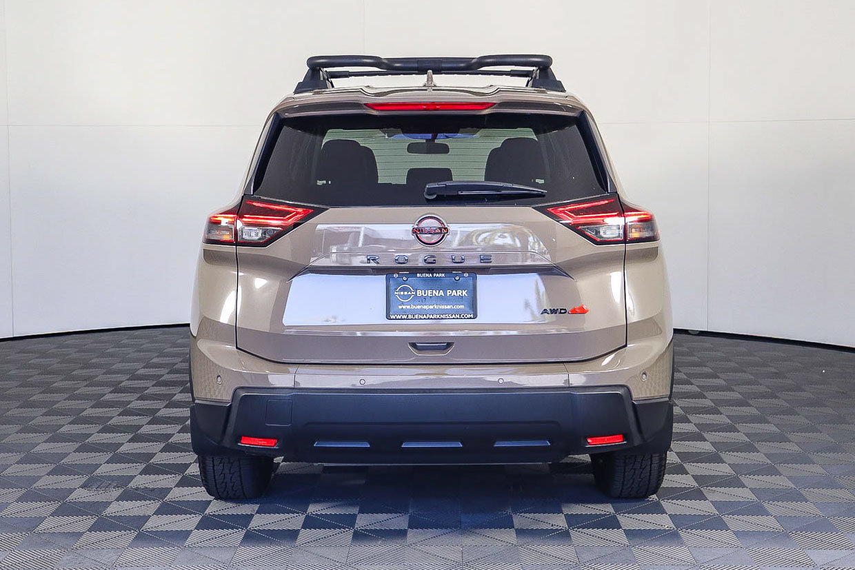 Certified 2025 Nissan Rogue SV AWD/4WD image 5