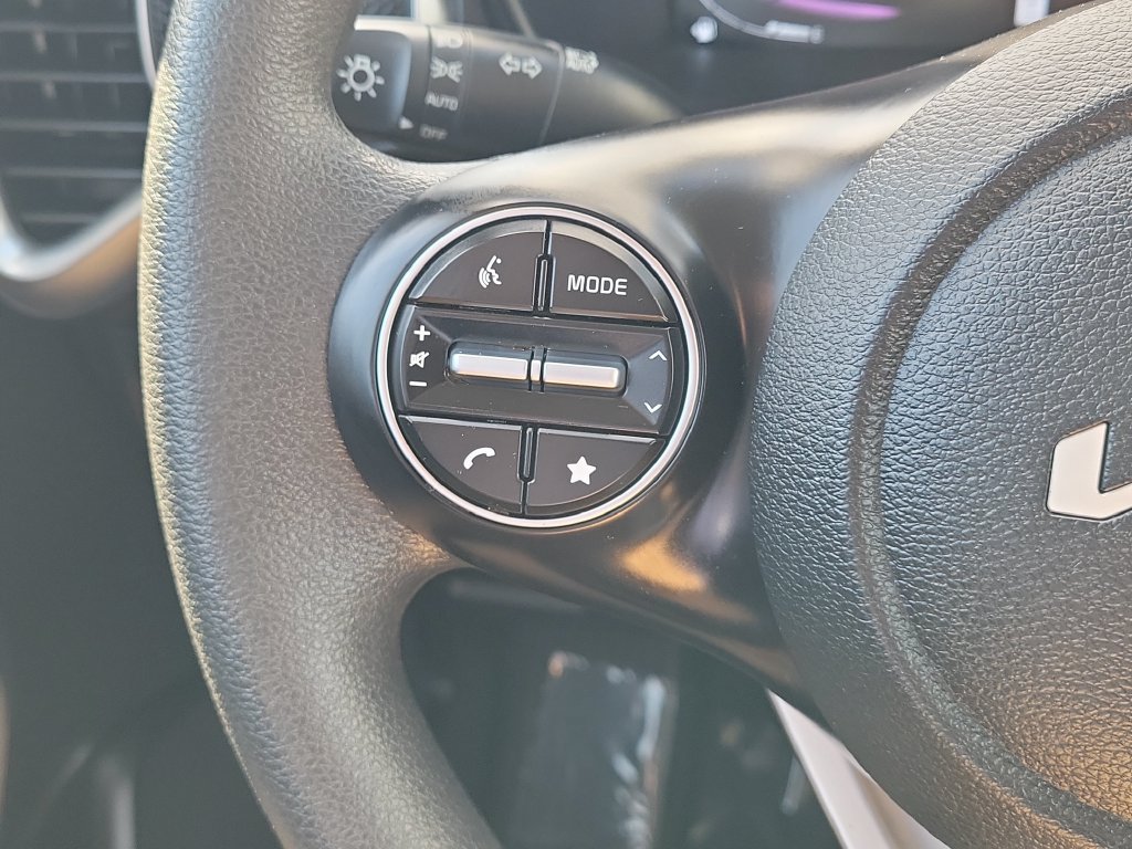 Certified 2025 Kia Soul LX FWD image 9