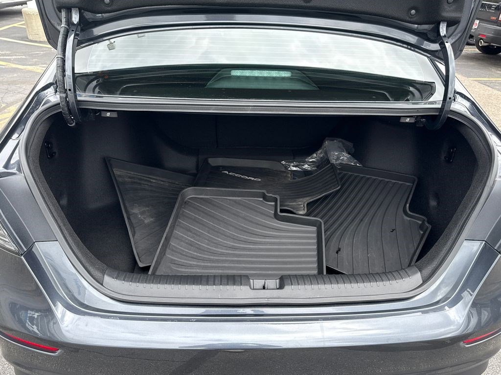 Certified 2025 Honda Accord SE image 16