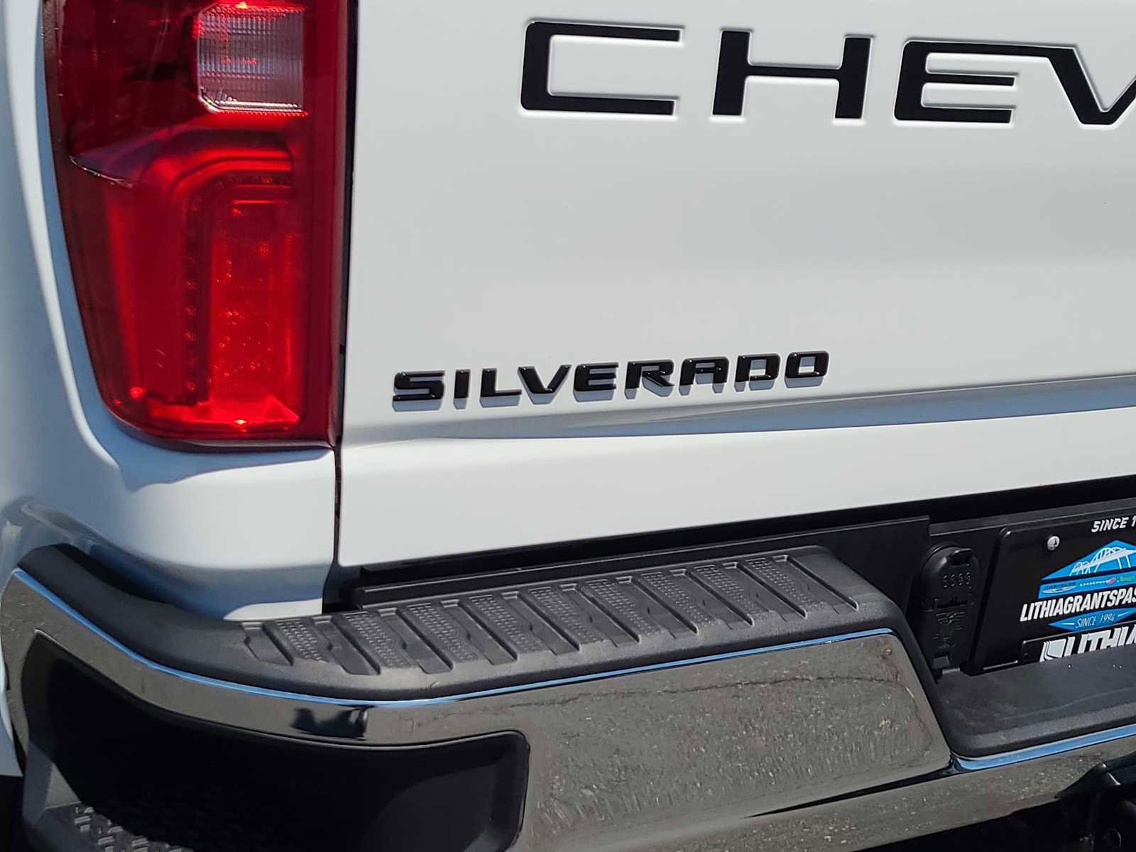 Used 2025 Chevrolet Silverado 3500 LTZ AWD/4WD image 15