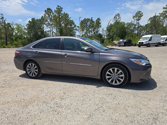 Used 2017 Toyota Camry XLE FWD image 2