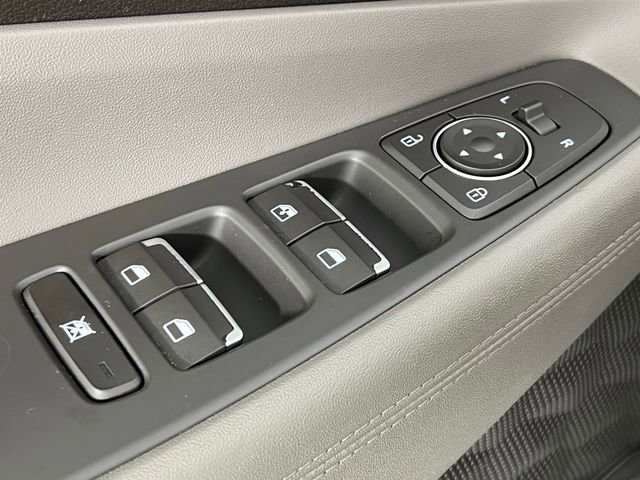 Used 2020 Hyundai Santa Fe SE AWD/4WD image 16