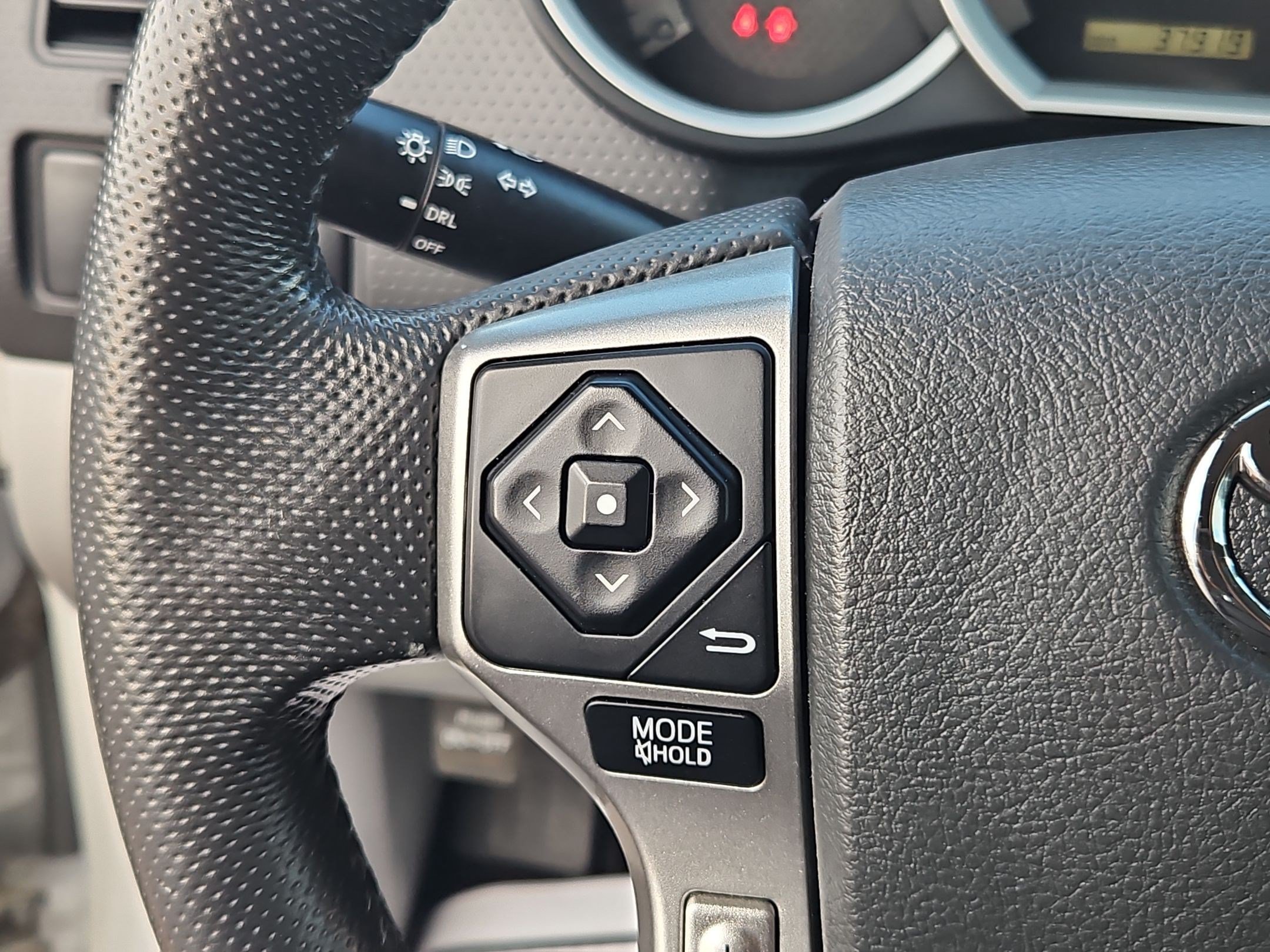 Used 2015 Toyota Tacoma 2WD Access Cab w/ Convenience Package image 16
