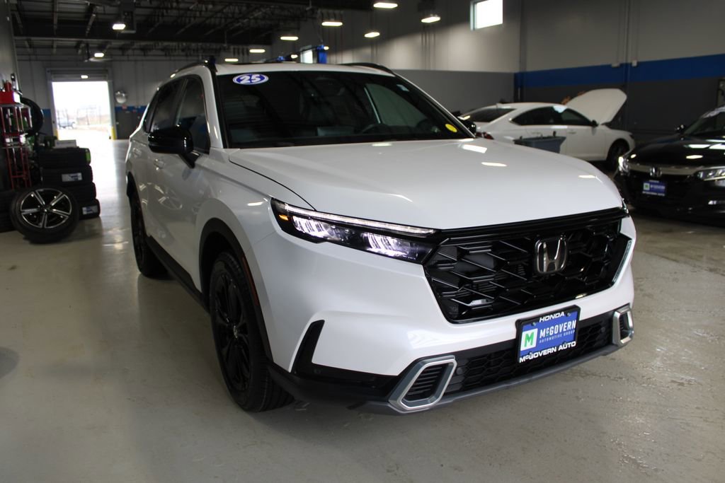 Used 2025 Honda CR-V Sport Touring image 4