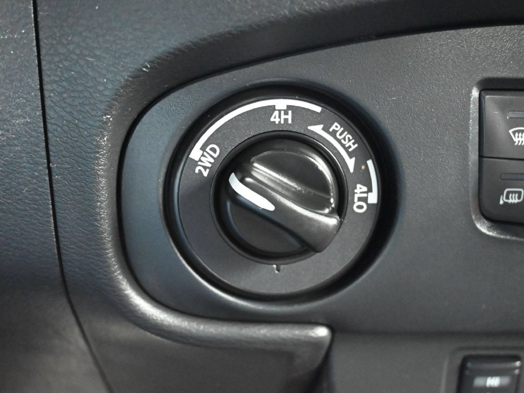 Used 2022 Nissan Frontier PRO-4X AWD/4WD image 12