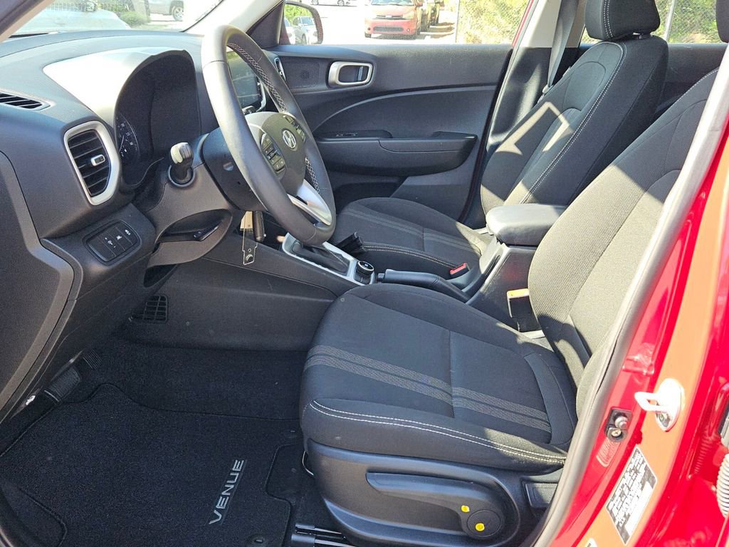 Used 2022 Hyundai Venue SEL w/ Cargo Package FWD image 10
