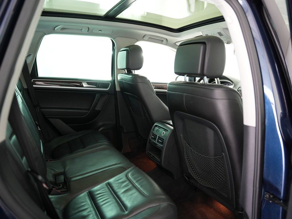 Used 2013 Volkswagen Touareg VR6 image 43