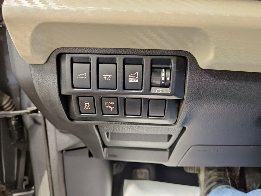 Used 2021 Subaru Ascent Premium w/ Convenience Package image 27