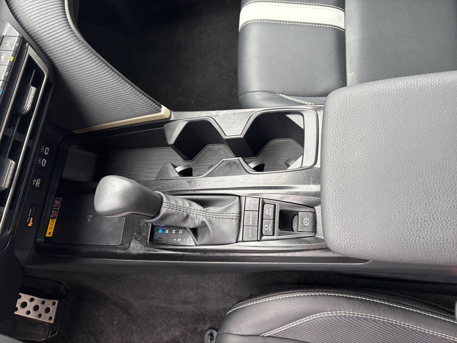 Used 2026 Toyota Camry SE FWD image 41