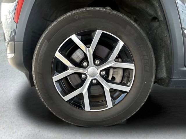 Used 2024 Jeep Grand Cherokee L Limited w/ Luxury Tech Group II image 21