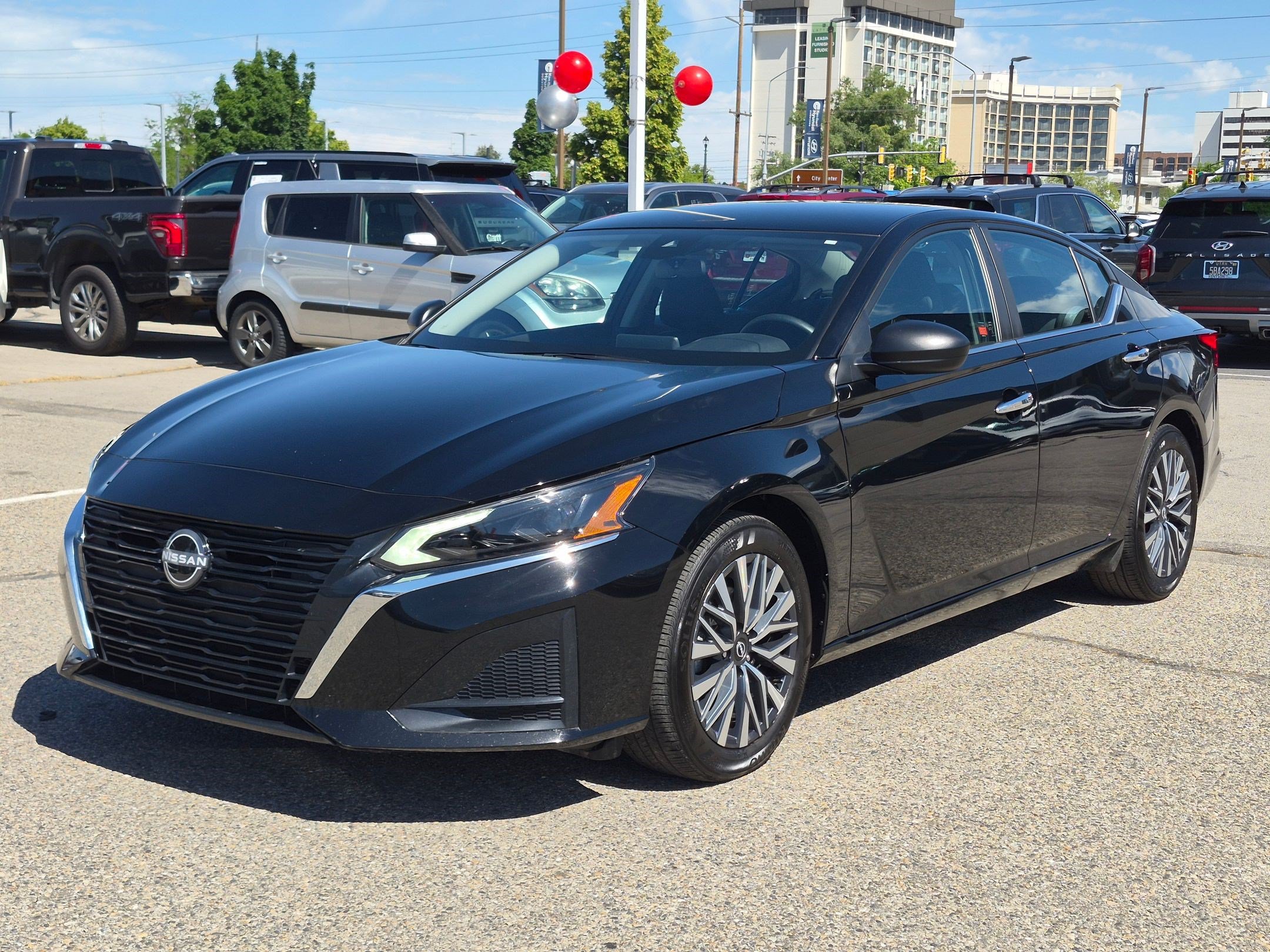 Certified 2025 Nissan Altima 2.5 SV FWD image 11
