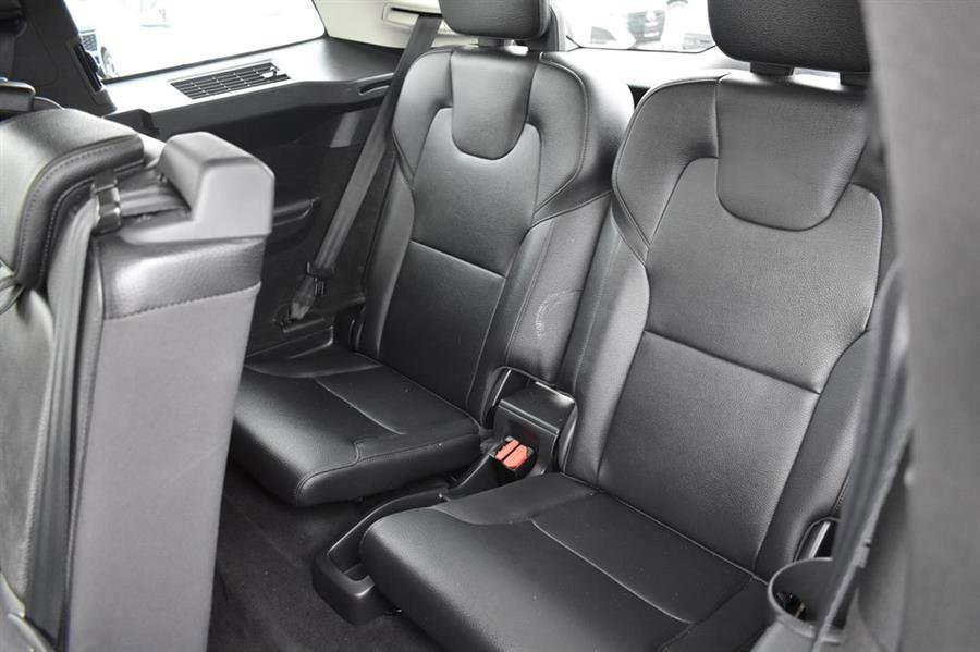 Used 2016 Volvo XC90 T6 Momentum w/ Momentum Plus Package image 22