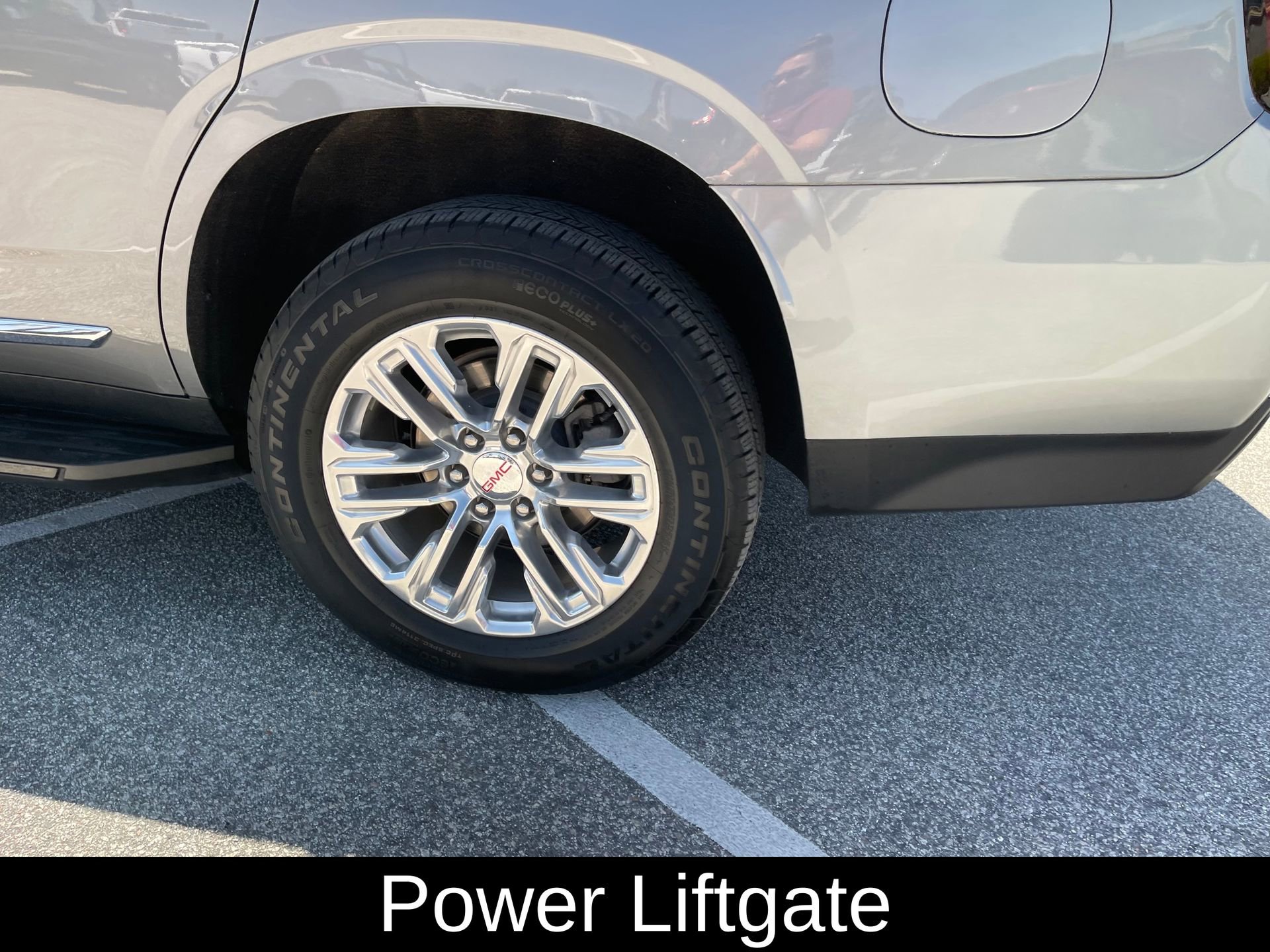 Used 2023 GMC Yukon SLT image 9