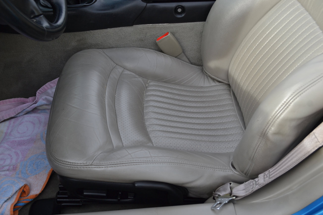 Used 2000 Chevrolet Corvette Convertible w/ Memory Pkg image 25