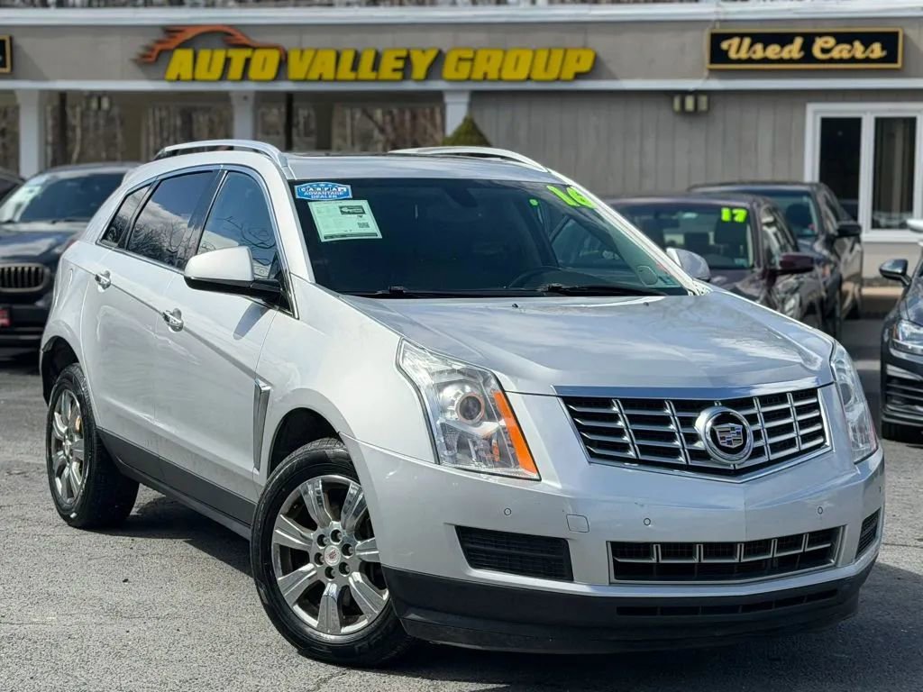 Used 2016 Cadillac SRX Luxury image 1