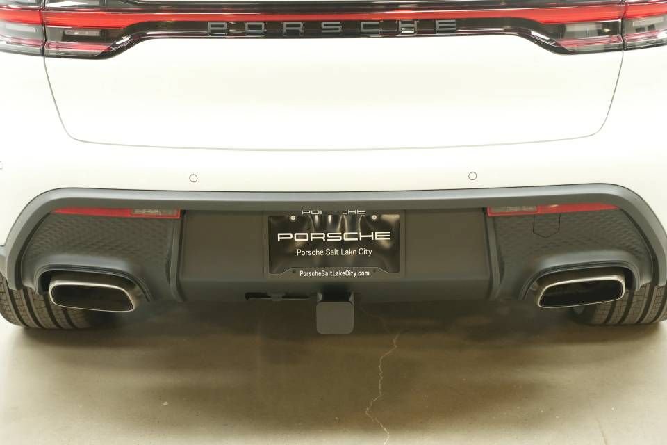 New 2026 Porsche Macan AWD/4WD image 38