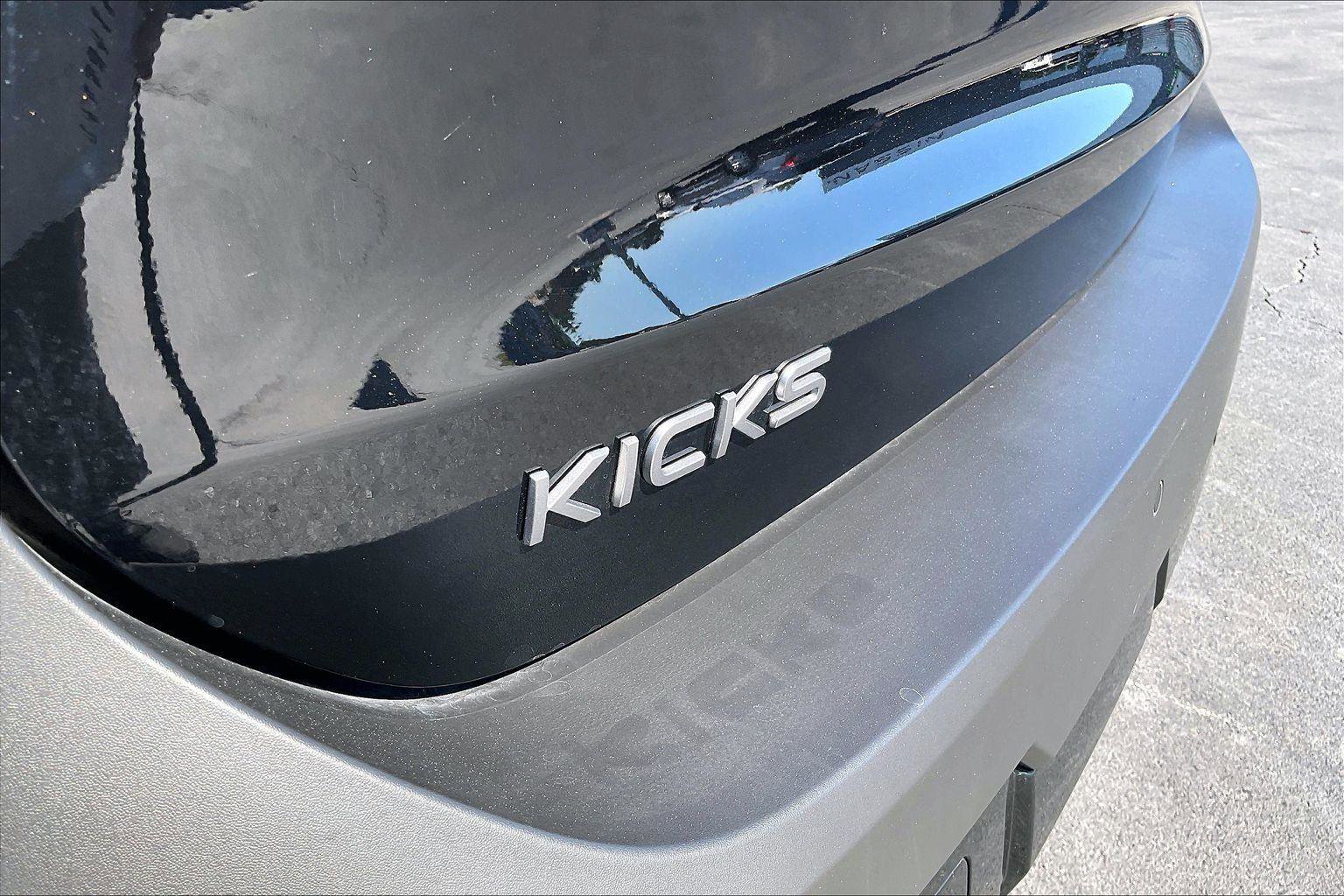 New 2026 Nissan Kicks SR FWD image 13
