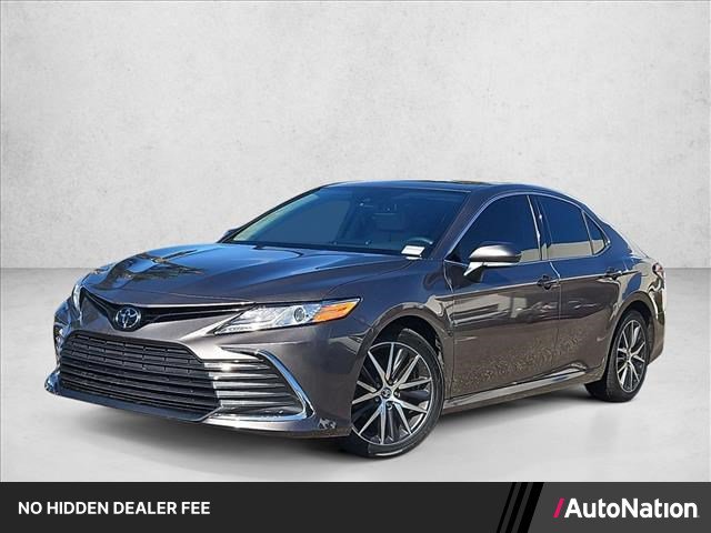 Used 2024 Toyota Camry XLE FWD image 1