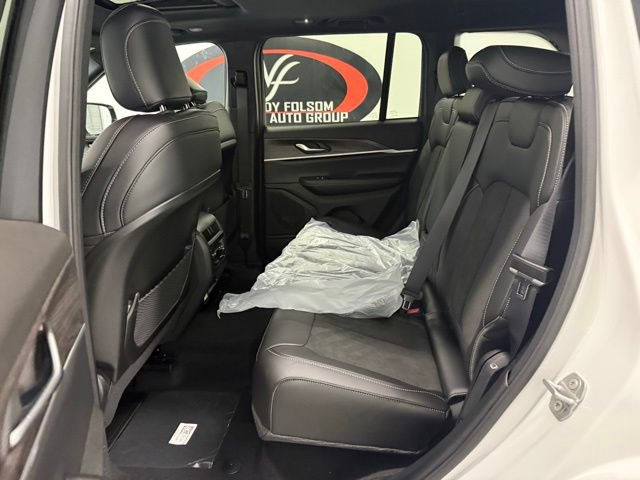 New 2026 Jeep Grand Cherokee Altitude AWD/4WD image 11