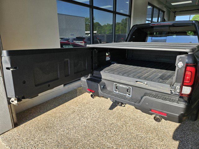 Used 2023 Honda Ridgeline Black Edition image 12