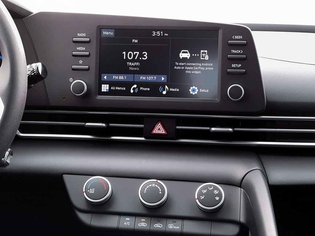 Used 2026 Hyundai Elantra SE FWD image 19