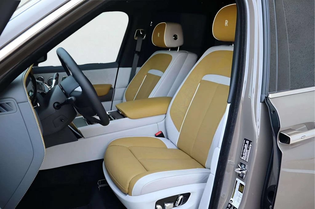 Used 2026 Rolls-Royce Cullinan AWD/4WD image 12